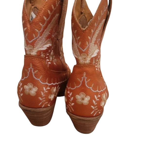 Dingo Cowboy Boots Ankle Floral Embroidered Heeled Boots 7.5 Western Country - Picture 4 of 7